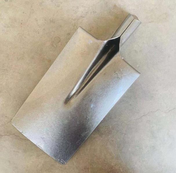 鐵鍬
